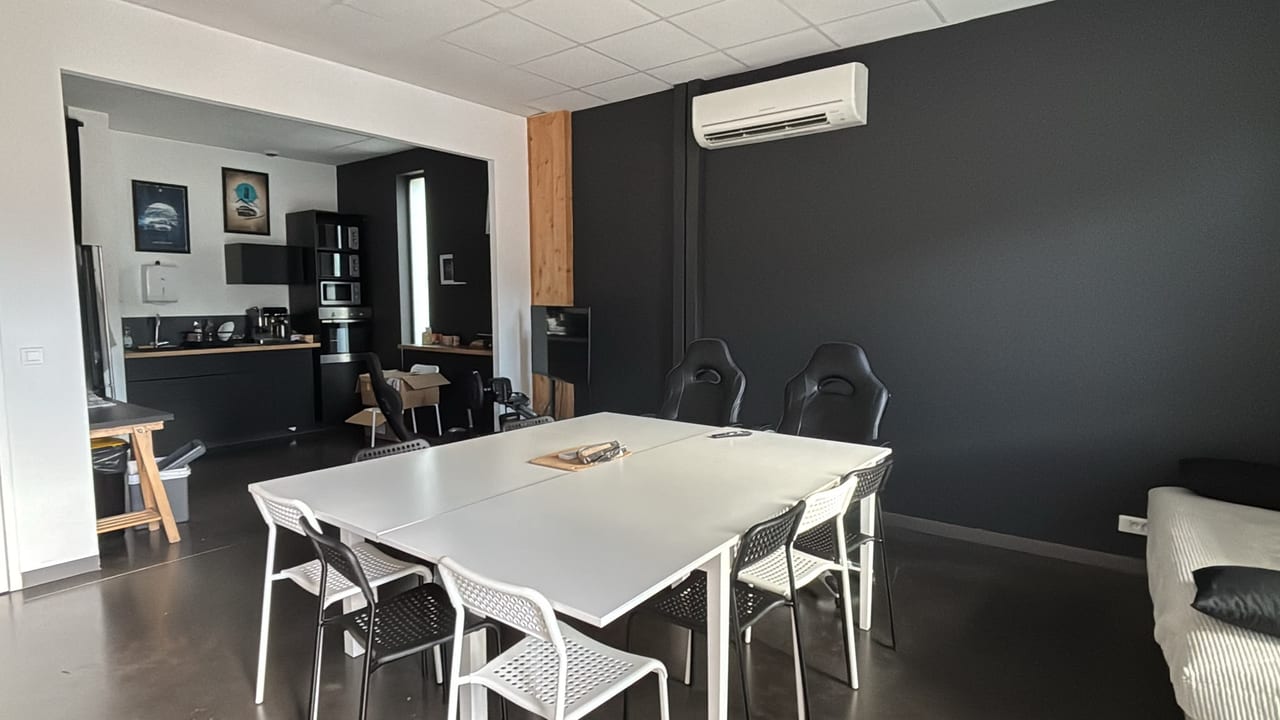 Cuisine et espace de vie partagés du cowork ADAMYA à Tresses